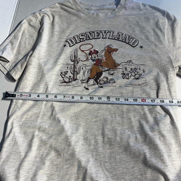 Vintage Disneyland Minnie Mouse Cowgirl Gray Short Sleeve Tee - Picture 6 of 7